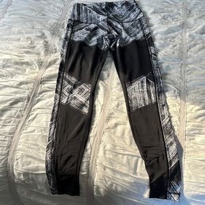 Lululemon high waisted mesh panel workout tights, Luxtreme